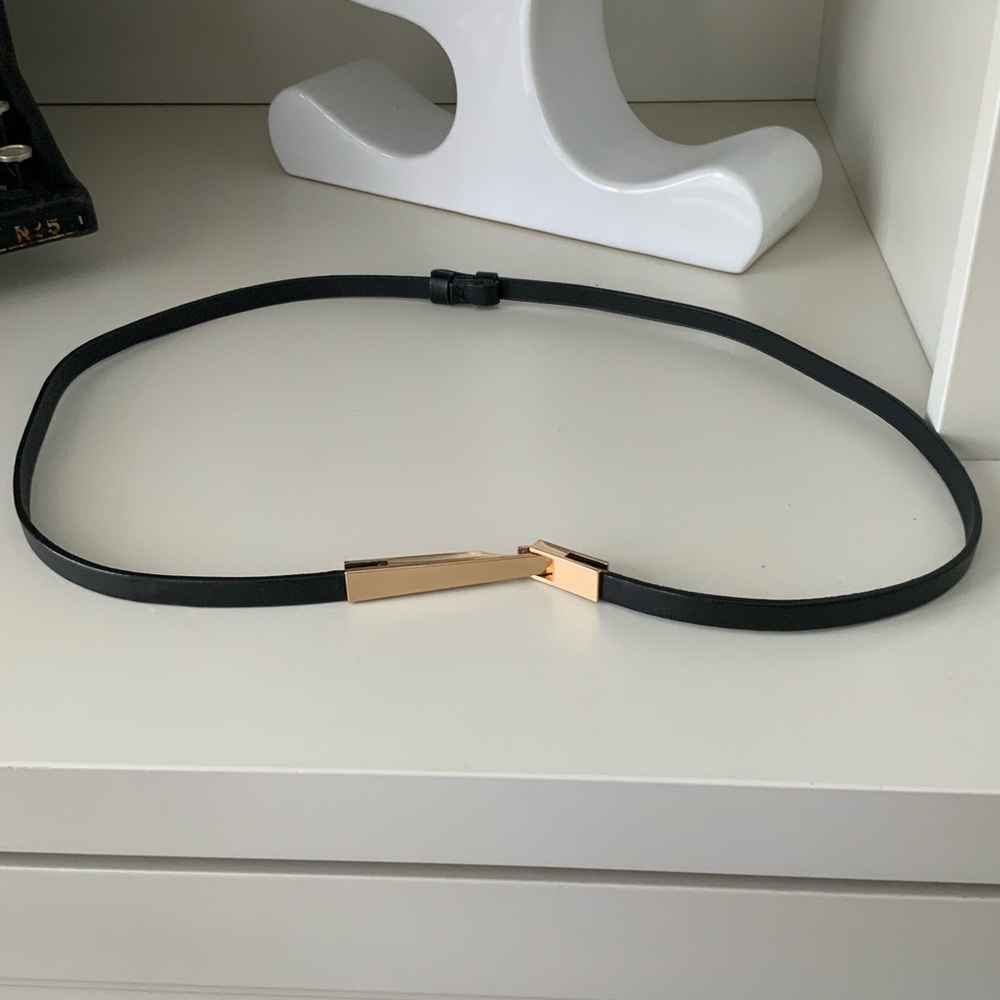 Vegan Leather Simple Classic Minimal Everyday Skinny Thin Belt women’s SZ 100 CM